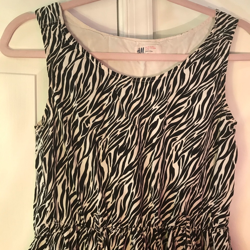 Dress - Picture 2 of 4